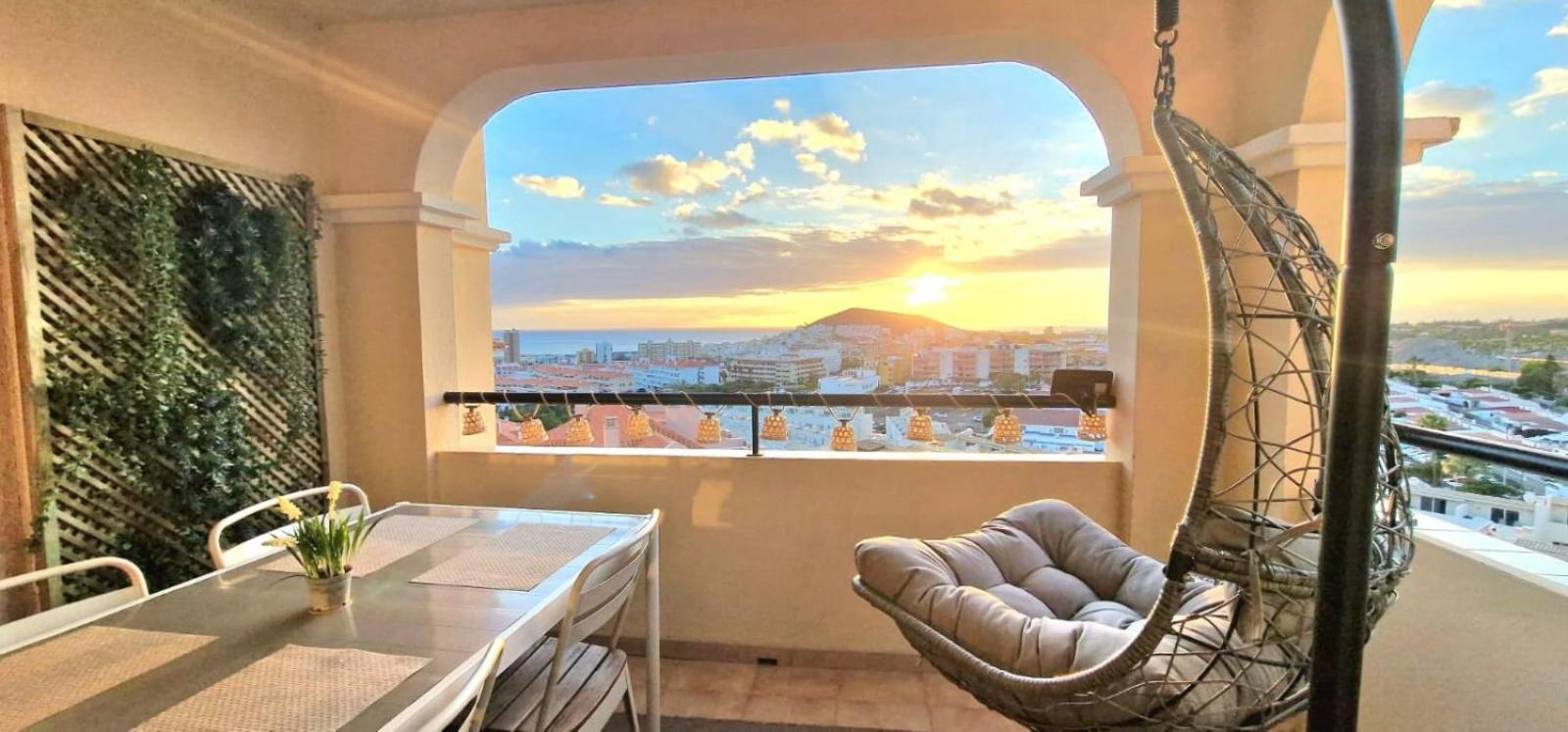 Spacious 3-Bedroom Duplex Apartment With Heated Pool & Ocean View In Los Cristianos, Arona Luaran gambar